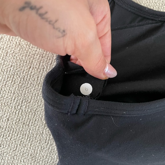 Lululemon Y tank size 6 in Black - Picture 3 of 4